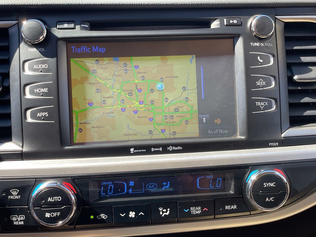 Used 2017 Toyota Highlander Plus FWD image 28