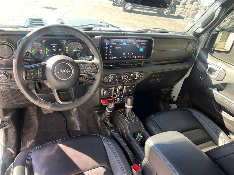 Used 2024 Jeep Wrangler Unlimited Rubicon 4xe AWD/4WD image 22