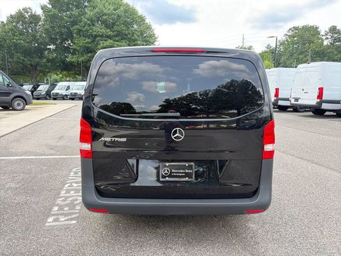 Used 2023 Mercedes-Benz Metris Passenger image 11