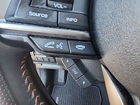 Used 2021 Subaru Crosstrek 2.0i Premium image 12