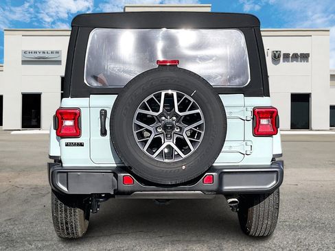 Certified 2024 Jeep Wrangler Sahara image 4