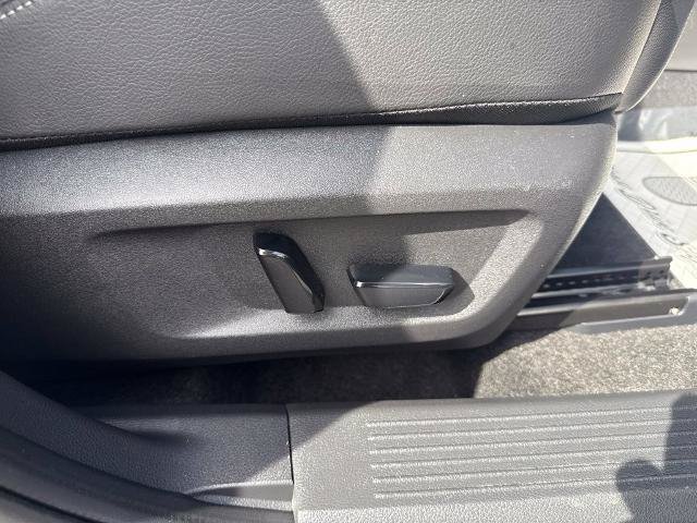 Certified 2025 Nissan Rogue SL AWD/4WD image 17