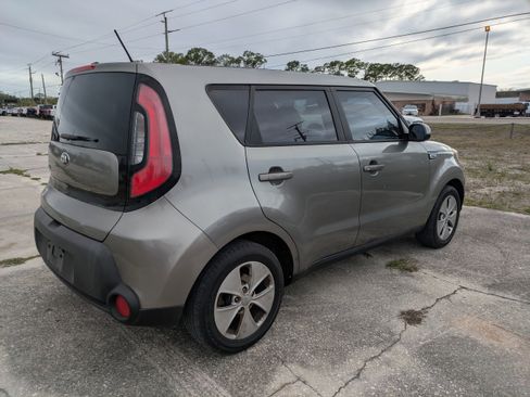Used 2015 Kia Soul Base image 4