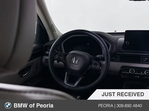 Used 2023 Honda Pilot Touring image 11
