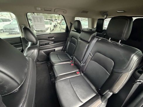 Certified 2025 Nissan Pathfinder SL image 26