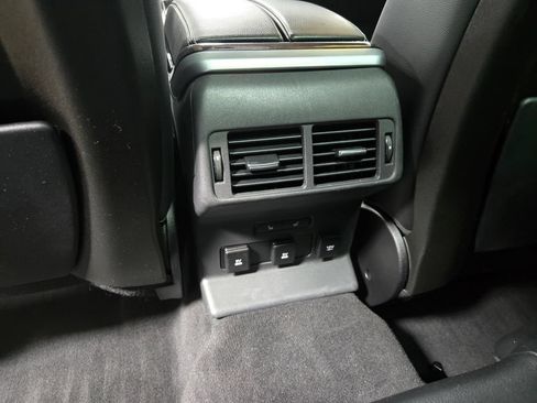 Used 2019 Land Rover Range Rover Velar S AWD/4WD image 35