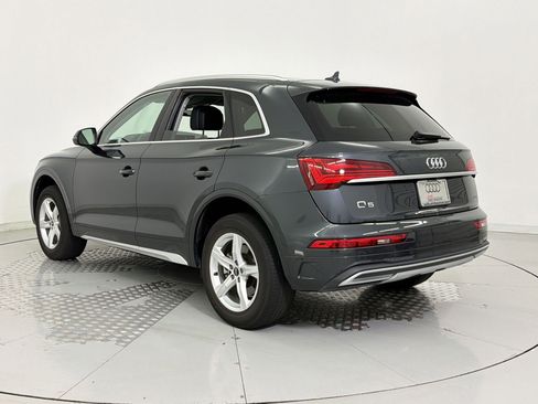 Used 2023 Audi Q5 2.0T Premium w/ Convenience Package image 3