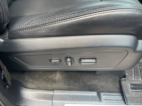 Used 2016 Lincoln Navigator L Select AWD/4WD image 24