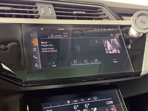 Used 2024 Audi Q8 e-tron Premium Plus AWD/4WD image 18