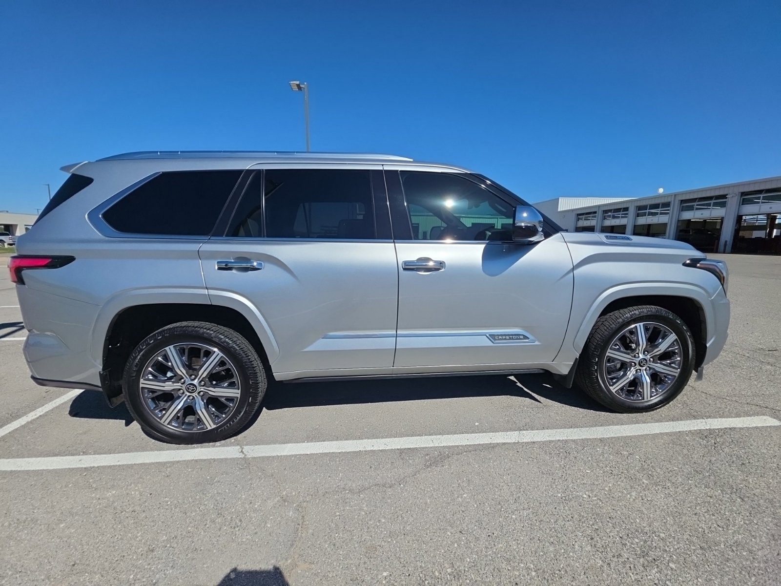 Used 2023 Toyota Sequoia Capstone AWD/4WD image 7