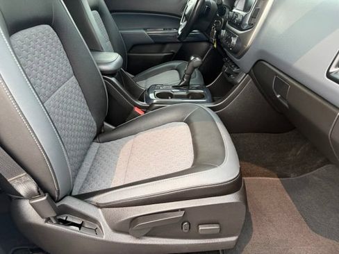 Used 2018 Chevrolet Colorado Z71 AWD/4WD image 18