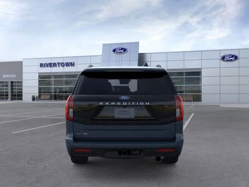 New 2026 Ford Expedition Active image 5