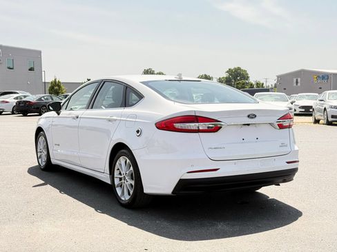 Used 2019 Ford Fusion SE FWD image 8