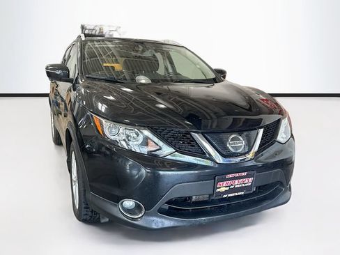 Used 2019 Nissan Rogue Sport SV w/ Technology Package AWD/4WD image 3