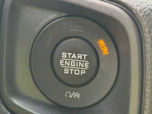 New 2025 Jeep Gladiator Willys image 29