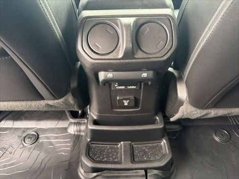 Used 2021 Jeep Wrangler Unlimited Sahara AWD/4WD image 19
