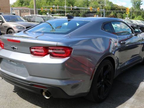 Used 2022 Chevrolet Camaro LT w/ Technology Package RWD image 8