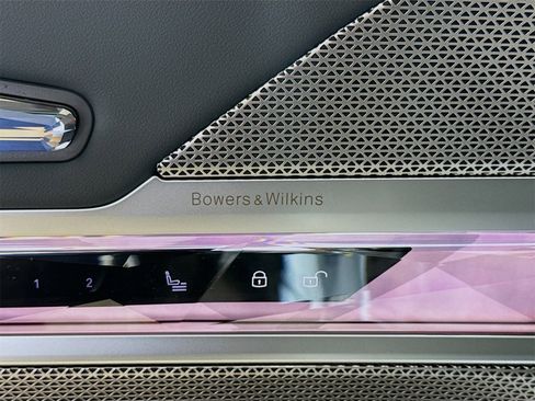 New 2026 BMW 750e xDrive image 19