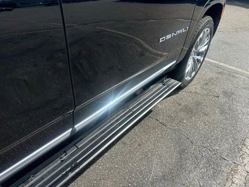 Used 2024 GMC Yukon Denali w/ Advanced Technology Package image 18