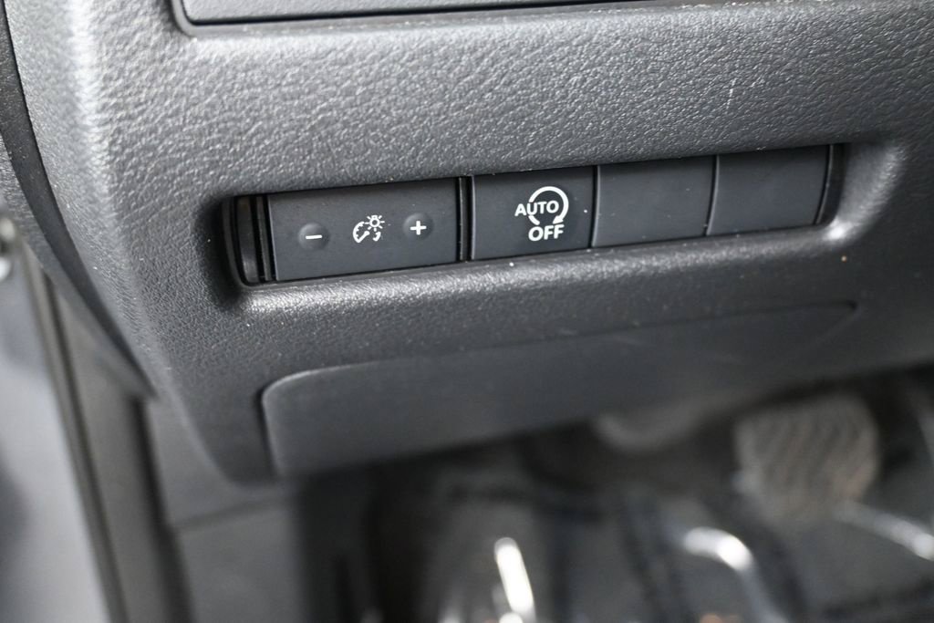 Used 2024 Nissan Rogue S AWD/4WD image 25