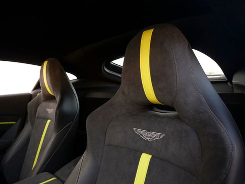 Used 2023 Aston Martin V8 Vantage Coupe image 5
