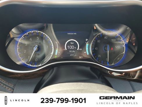 Used 2023 Chrysler Pacifica Pinnacle FWD image 24