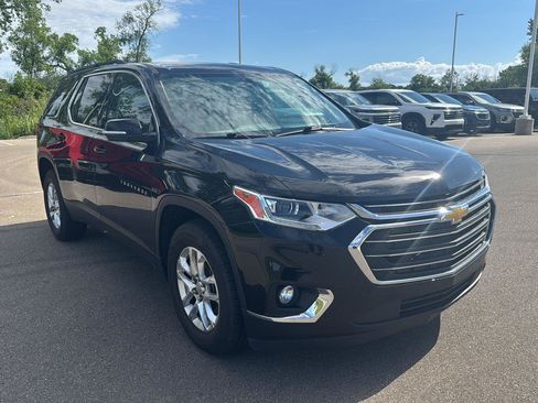 Used 2020 Chevrolet Traverse LT w/ LPO, Floor Liner Package AWD/4WD image 8