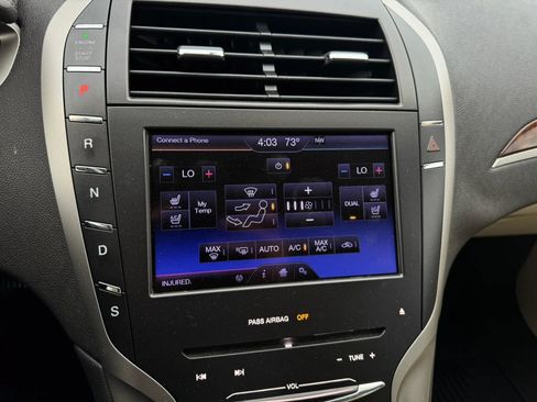 Used 2013 Lincoln MKZ FWD image 19
