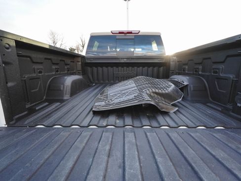 Used 2023 Chevrolet Silverado 1500 High Country w/ Z71 Off-Road Package image 45