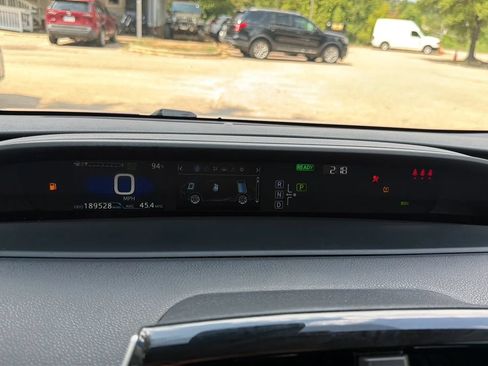 Used 2021 Toyota Prius LE AWD/4WD image 10