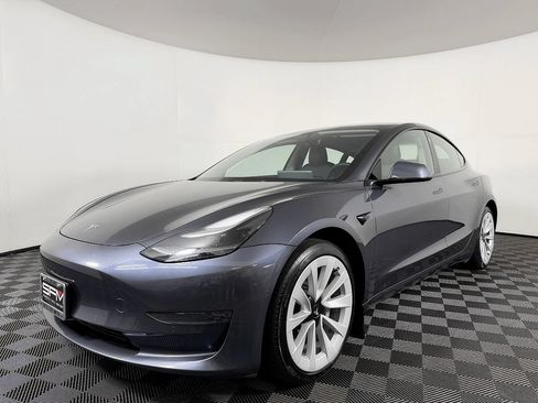Used 2021 Tesla Model 3 Standard Range Plus RWD image 2