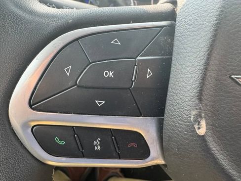Used 2022 Chrysler Pacifica Touring-L FWD image 15