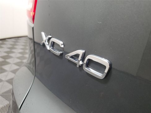 Certified 2026 Volvo XC40 B5 Core AWD/4WD image 8
