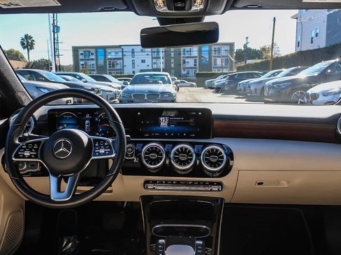 Used 2022 Mercedes-Benz A 220 image 12