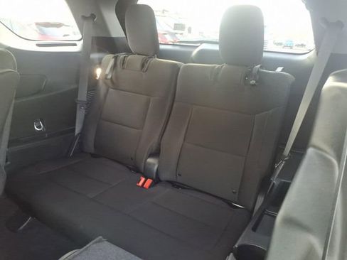 Used 2024 Ford Explorer XLT AWD/4WD image 13