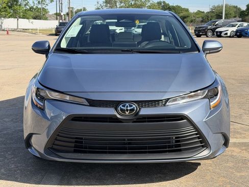 Certified 2026 Toyota Corolla LE FWD image 3
