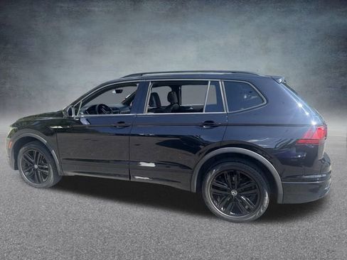 Used 2022 Volkswagen Tiguan SE R-Line image 11