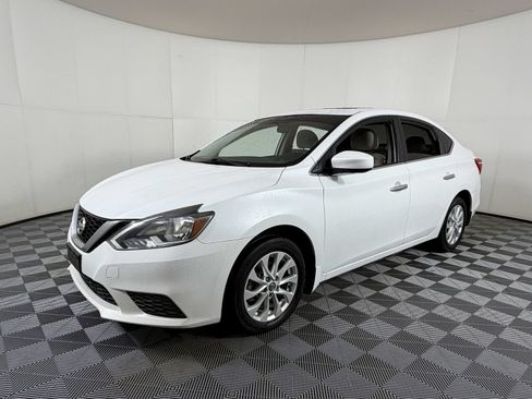 Used 2016 Nissan Sentra SV w/ Style Package FWD image 2
