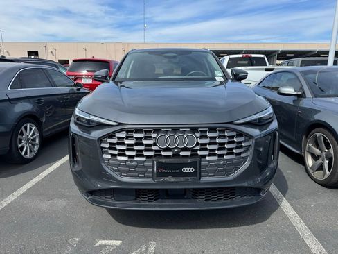 Used 2025 Audi Q5 Premium Plus w/ Premium Plus image 2