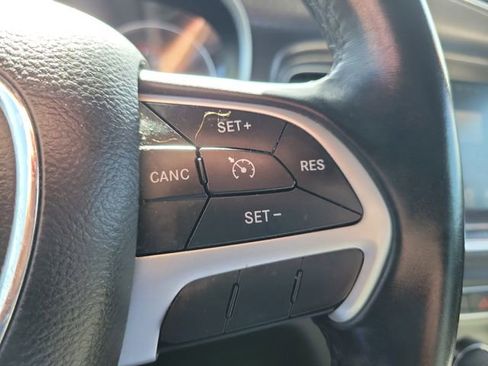Used 2016 Dodge Charger SXT RWD image 22