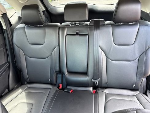 Certified 2018 Ford Edge Titanium w/ Technology Package AWD/4WD image 13