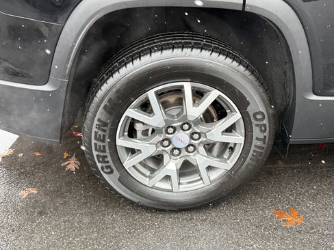 Used 2023 GMC Acadia SLE w/ Driver Convenience Package image 11