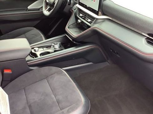 Used 2025 Ford Explorer ST AWD/4WD image 25