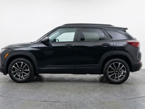 Used 2025 Chevrolet TrailBlazer LT FWD image 5