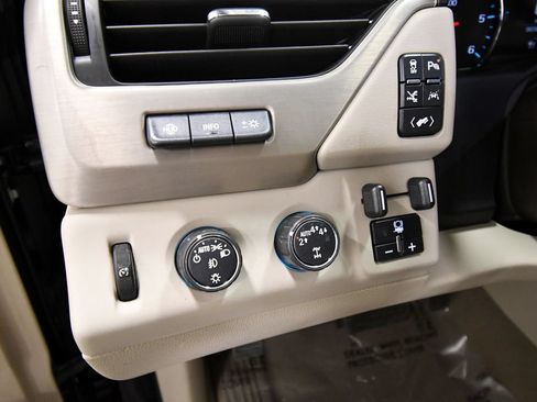 Used 2019 GMC Yukon Denali w/ Open Road Package AWD/4WD image 19