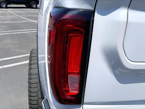 Used 2023 GMC Sierra 2500 Denali w/ Denali Ultimate Package AWD/4WD image 28
