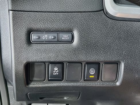 Used 2024 Nissan Murano SV AWD/4WD image 10