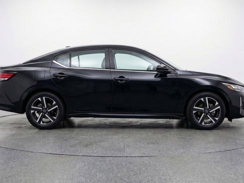 Used 2025 Nissan Sentra SV FWD image 11