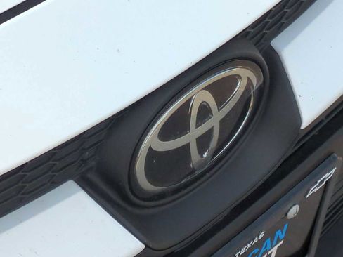 Used 2024 Toyota Corolla LE image 28