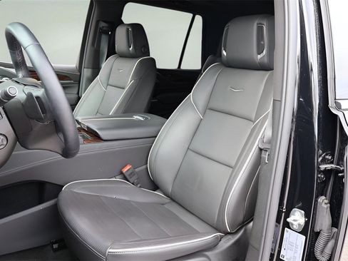 Used 2024 Cadillac Escalade Premium Luxury w/ Performance Package image 12